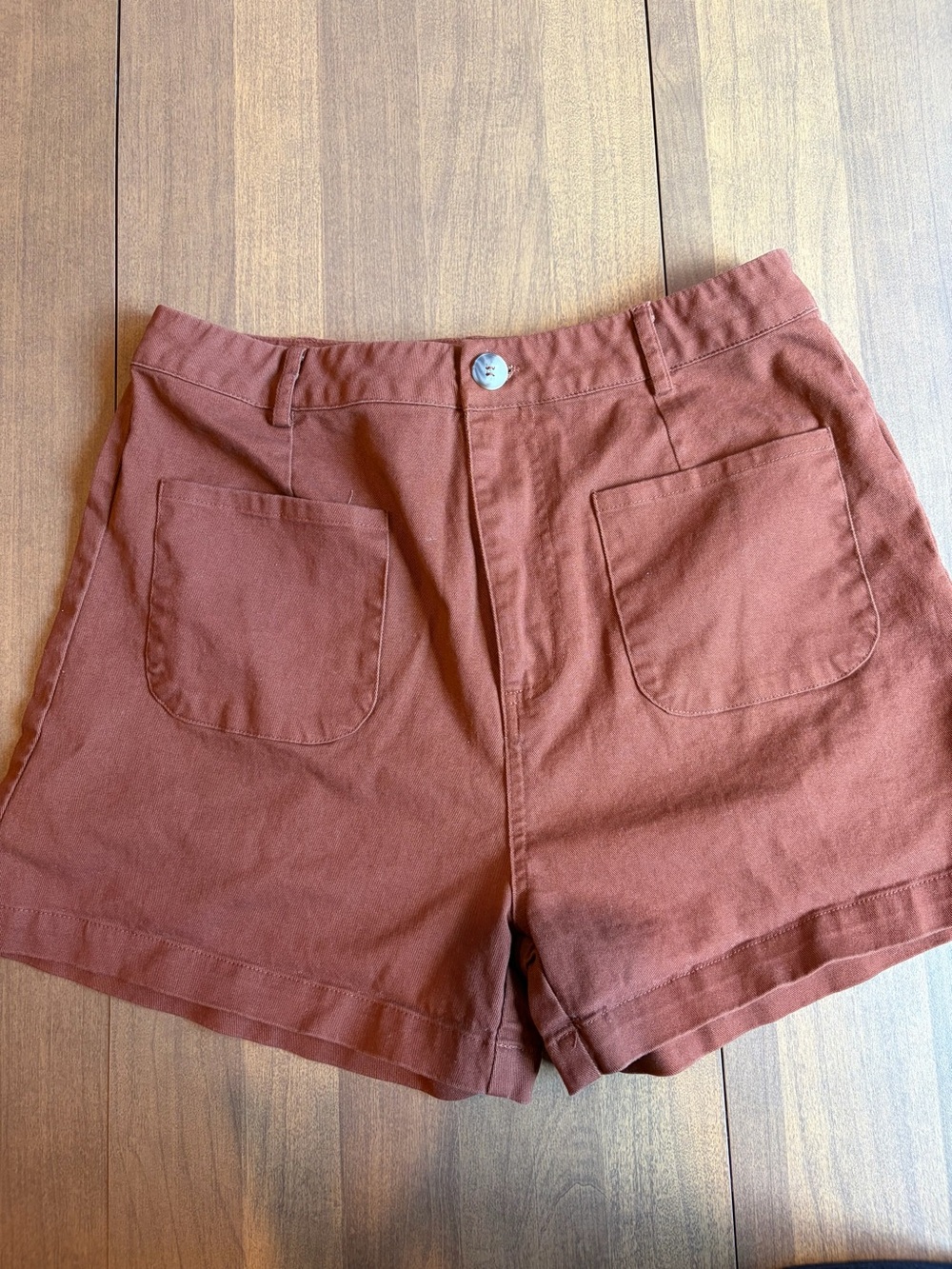 Entro Women's Rust Casual Pocket Shorts